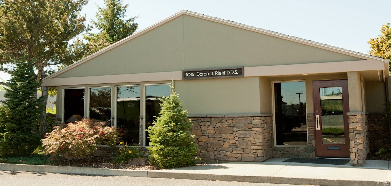 outside of dental office in Yakima, WA